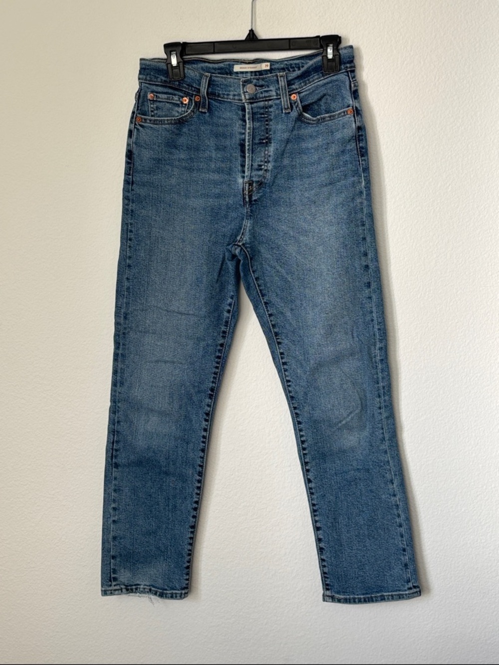 Levi's Wedgie Straight Medium Blue Straight-Leg Women's Jeans Classic Denim Pant
